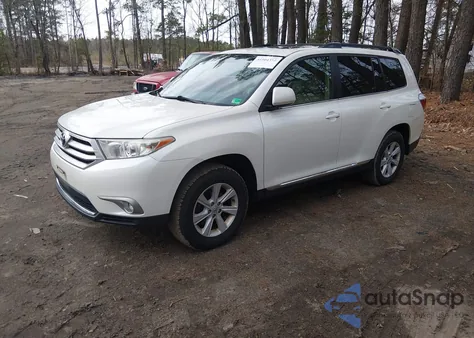2013 Toyota Highlander Se V6 z USA, uszkodzony, nr VIN 5TDBK3EHXDS255048
